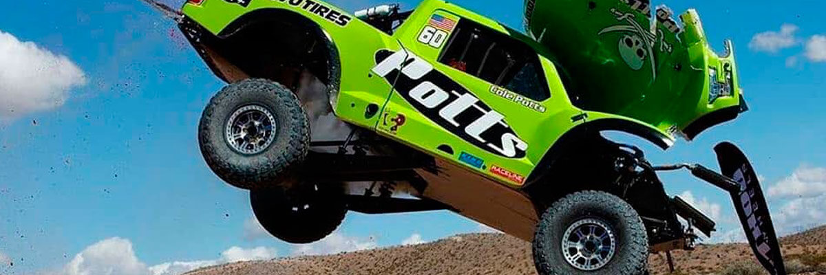 Bryce Menzies arrebata la pole position de The Mint 400 con amplia ventaja.